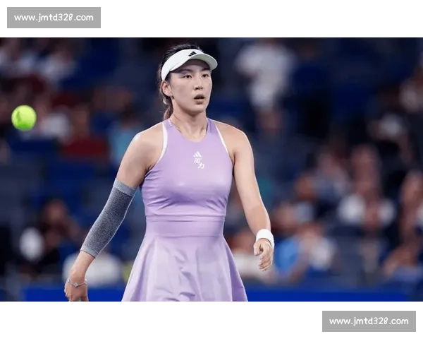 郑钦文跌出前十，王欣瑜暴跌 25 位：中国金花的排名寒冬